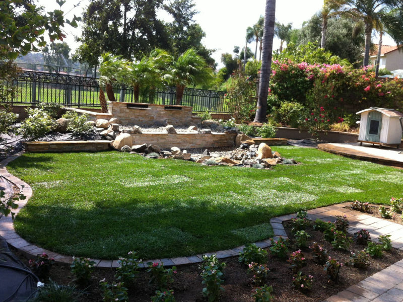 hardscape, block retaining wall